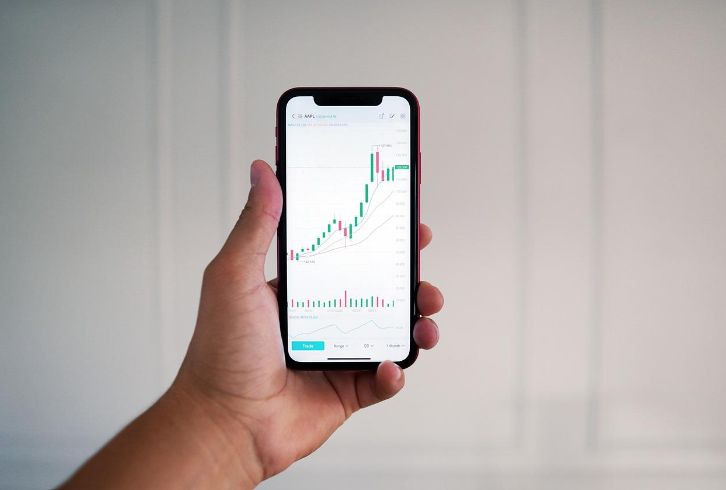 Evaluating the Performance and Features of Kenya's Top Trading Apps